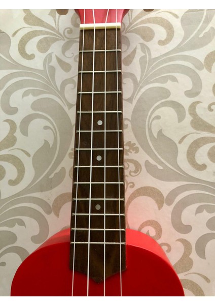 SOPRANO KIRMIZI RENK UKULELE