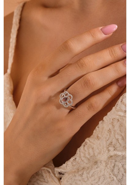 0.65 Karat Garnet Taşlı Pırlanta Yüzük