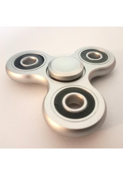 3 Kanat Çelik Stres Çarkı Uzun Süren Süper Dönüş Hızıyla Eğlendiren %100 Orjinal Fidget Hand Spinner