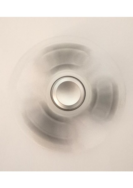 3 Kanat Çelik Stres Çarkı Uzun Süren Süper Dönüş Hızıyla Eğlendiren %100 Orjinal Fidget Hand Spinner