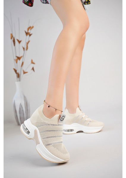 Kadın Bej Taşlı Gizli Dolgu Topuk Sneakers