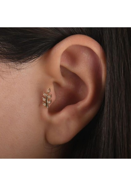 0.04 Karat Pırlanta Yaprak Tragus Piercing