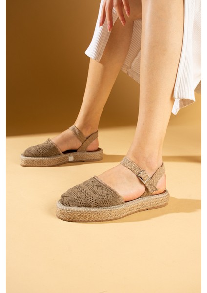 Tokalı Hasır Desenli Comfort Taban Triko Kadın Sandalet 67-102-24