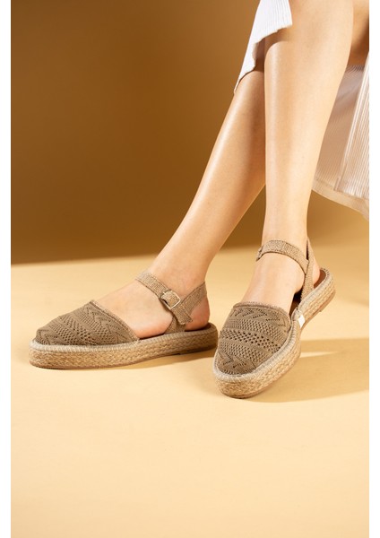 Tokalı Hasır Desenli Comfort Taban Triko Kadın Sandalet 67-102-24 fiyatları