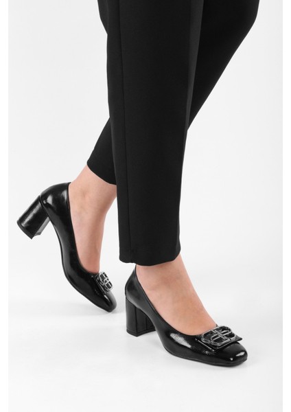 Letizia Siyah Rugan Tokalı Topuklu Ayakkabı fiyatları