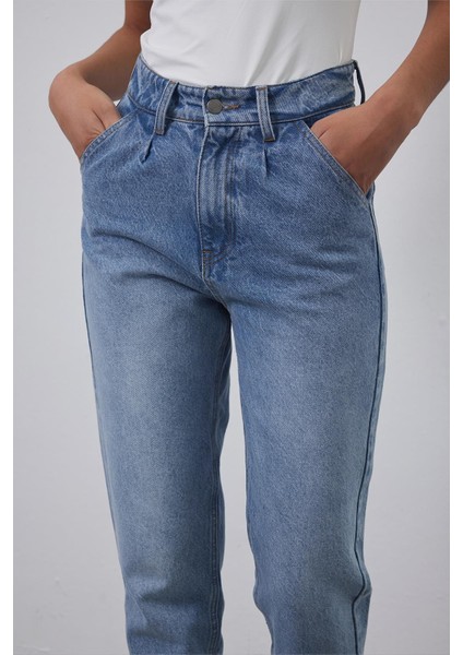 Yıkamalı Düz Kesim Yüksek Bel Denim Pantolon Açık Mavi fiyatları