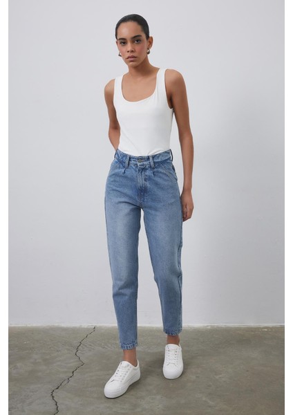 Yıkamalı Düz Kesim Yüksek Bel Denim Pantolon Açık Mavi modelleri