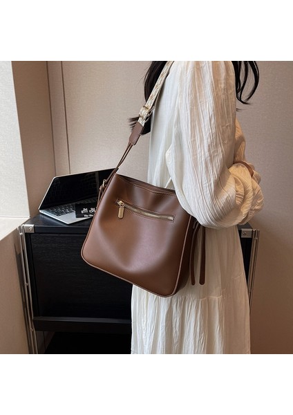 Yeni Moda Geniş Omuz Askılı Crossbody Çanta Moda Tek Omuz Kova Çanta Küçük Kare Çanta (Yurt Dışından)