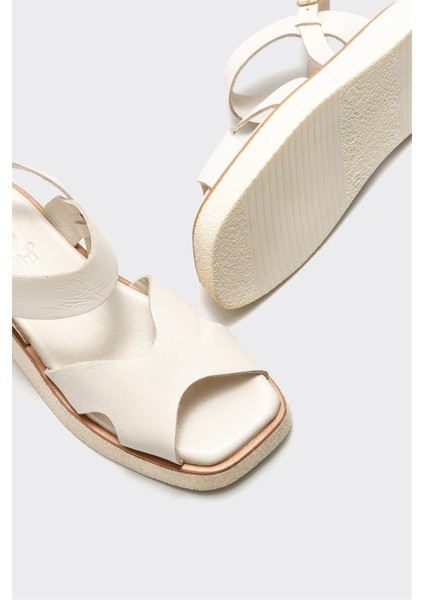 Bej Deri Kadın Spor Sandalet modelleri