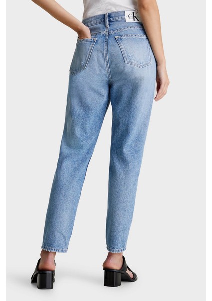 Calvin Klein Yırtık Detaylı Yüksek Bel Mom Jeans J20J2233101AA Kadın Kot Pantolon J20J223310 1AA