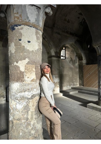 Monica Pant Bej Rengi, Altın Sarısı Düğme Detaylı , Yüksek Bel Kumaş Pantolon fırsatları