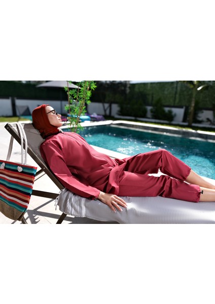 Bordo Renk Tam Kapalı Su Iticili Hızlı Kuruyan Yanlardan Ayarlanabilen Fermuarlı Tesettür Mayo indirimleri