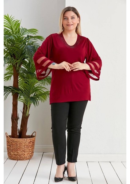 Kadın Kolları Volanlı Tül Detaylı V Yaka Taşlı Bluz modelleri