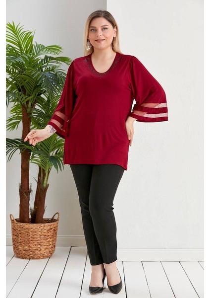 Kadın Kolları Volanlı Tül Detaylı V Yaka Taşlı Bluz fırsatları