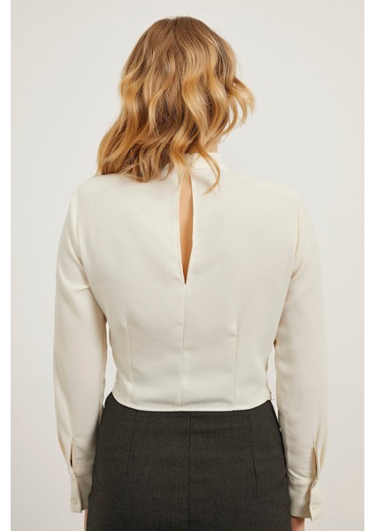 Büzgü Detaylı Bluz indirimleri