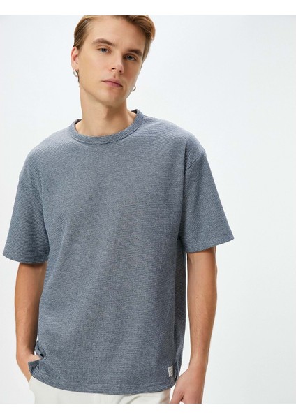 Oversize Tişört Dokulu Bisiklet Yaka Etiket Detaylı Kısa Kollu - Koton - 4SAM10268HK - Mavi - S indirimleri