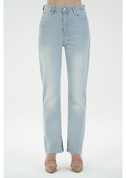 Açık Mavi Slim Straight Paçası Yırtmaçlı Patı Fermuarlı Jean Pantolon C 4556-013 fiyatları