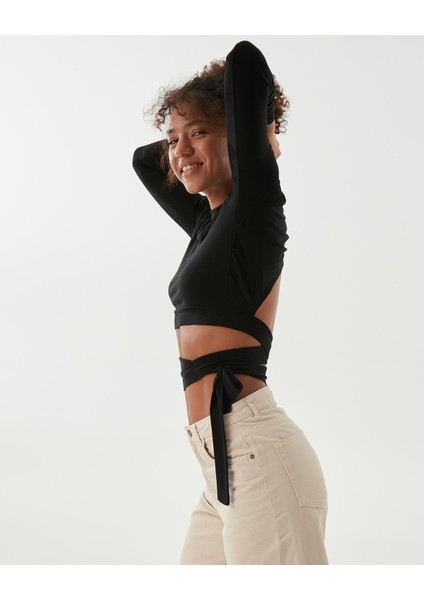 Siyah Uzun Kollu Sırt Dekolteli Drape Detaylı Crop Bluz modelleri