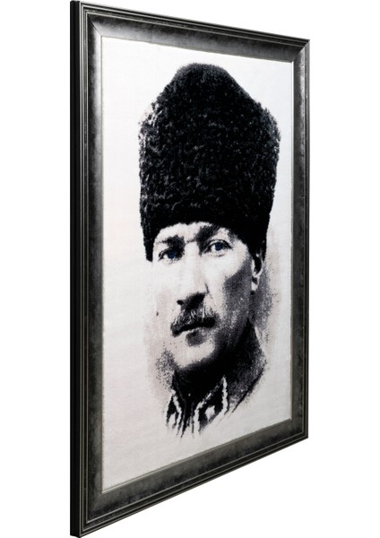 Çerçeveli Atatürk Portresi Duvar Halısı