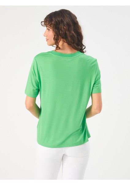 Simli Triko Yakalı Taş Sloganlı V Yaka T-Shırt 68646 modelleri