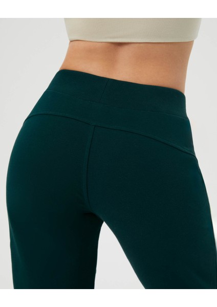 Kadın Koyu Yeşil Jogger Eşofman - Gots Sertifikalı Organik Pamuk, Yüksek Bel, Lastikli Paça, Ön Cepli, Şardonlu İç Yüzey, Spor ve Günlük Aktiviteler İçin Rahat Jogger Eşofman modelleri