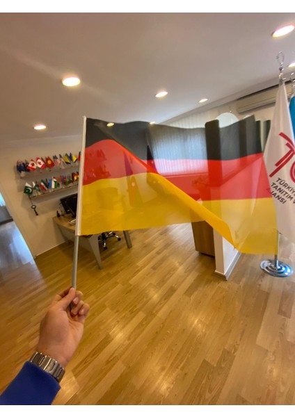 10 Ad. Almanya Sopalı Bayrak 50X70 - Germany Stick Flag 50X70 - Deutschland-Flaggen Auf STÖCKEN50X70 fiyatları