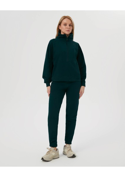 Kadın Koyu Yeşil Dik Yaka Sweatshirt - Yarı Fermuarlı Sweat, Uzun Kollu, Sertifikalı Organik Pamuk, Nefes Alan Kumaş, Günlük ve Spor Eşofman Üstü fırsatları