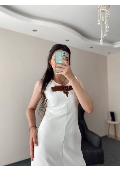 Beyaz Yaka Kemer Detaylı Diz Boy Elbise S fırsatları