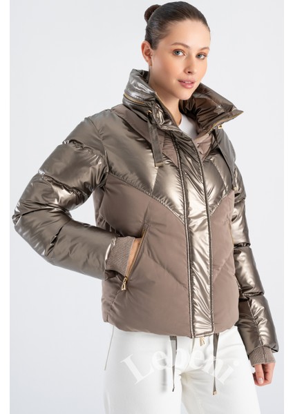 Kadın Şişme Kış ve Kayak Montu Gizli Kapüşonlu Parlak ve Mat Kumaş Puffer