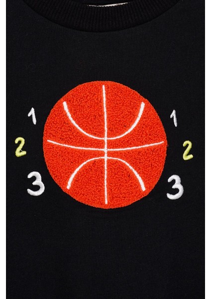 Basket Topu Nakışlı Siyah Renk Erkek Çocuk Sweatshirt fiyatları