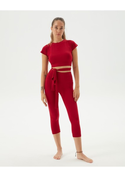 Kırmızı Sırt Dekolteli Drape Detaylı Crop Kısa Kollu Bluz