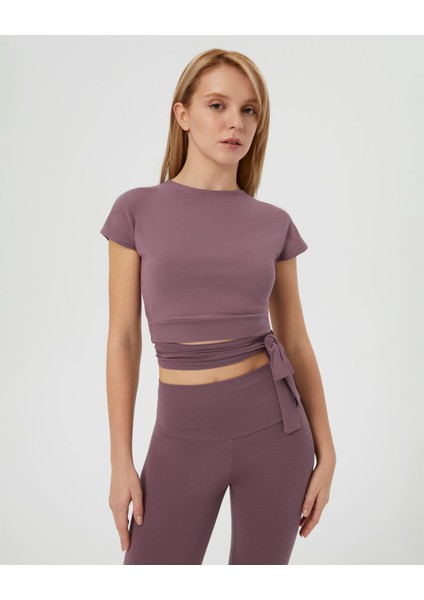 Lila Sırt Dekolteli Drape Detaylı Crop Kısa Kollu Bluz