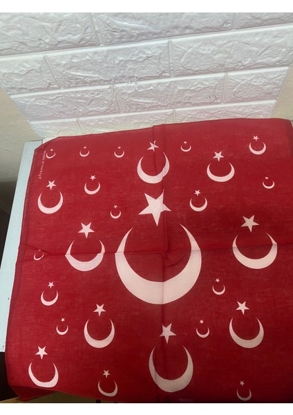 Kırmızı Ay Yıldız Türk Bayrağı Temalı Pamuk Kumaş Fular - Bandana - 23 Nisan, 29 Ekim, 19 Mayıs fiyatları