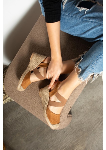 Lenes Kadın Taba Süet Dolgu Topuk Hasır Detaylı Espardil Sandalet modelleri