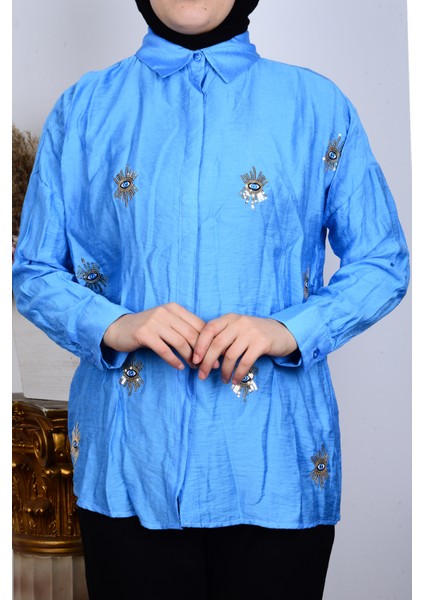 2156 Açık Mavi Kadın Normal Kesim Önü Düğmeli Göz Aksesuar Işlemeli Detaylı Normal Yaka Gömlek