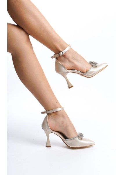 Bıyık Fiyonklu Taş Detaylı Saten Malzeme Abiye Kadın Ayakkabı fiyatları