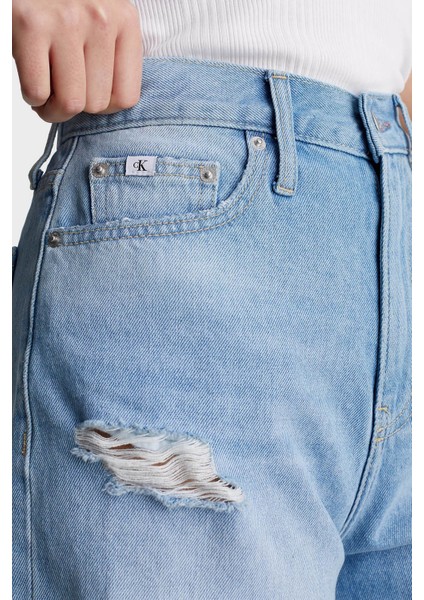 Calvin Klein Yırtık Detaylı Yüksek Bel Mom Denim Short J20J2228031AA Bayan Short J20J222803 1AA