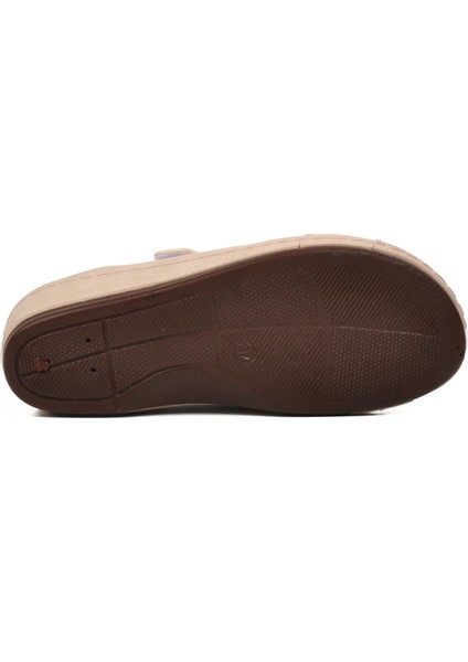 09-985 Bej Kadın Dolgu Topuk Sandalet