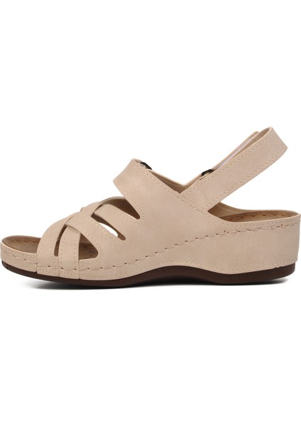09-985 Bej Kadın Dolgu Topuk Sandalet fiyatları