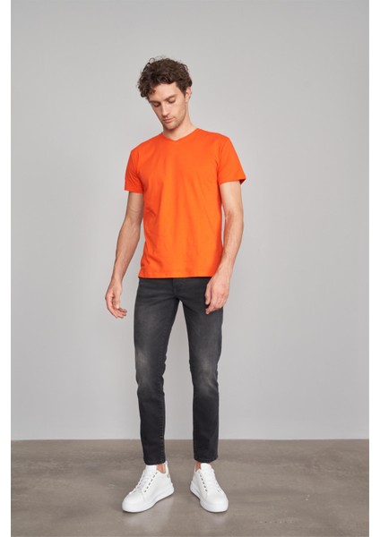 Çetinkaya Mentality 2772 V Yaka Penye Slim Fit Nar Çiçeği T-Shırt