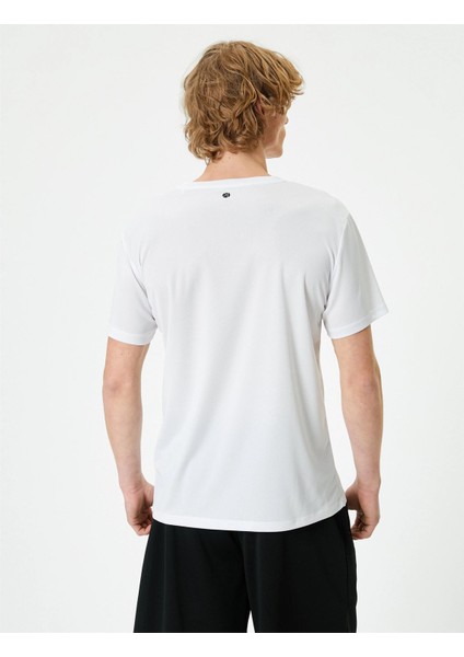 4SAM10020NK 000 Beyaz Erkek Polyester Jersey Kısa Kollu T-Shirt