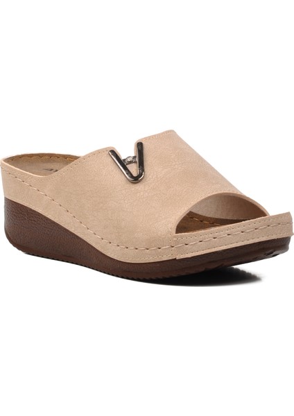 38-973 Bej Kadın Dolgu Topuk Terlik modelleri