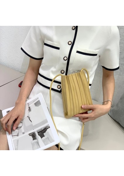 Beyaz Kadın Çantası 2023 Yeni Moda Cep Telefonu Çantası Crossbody Küçük Çanta Çok Yönlü Omuz Çantası (Yurt Dışından) fiyatları