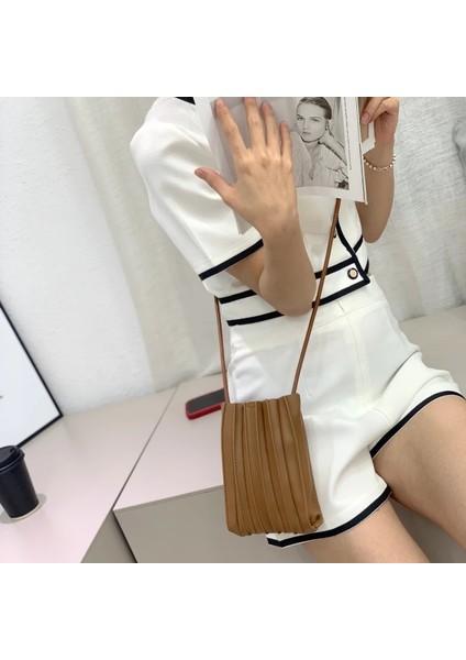 Beyaz Kadın Çantası 2023 Yeni Moda Cep Telefonu Çantası Crossbody Küçük Çanta Çok Yönlü Omuz Çantası (Yurt Dışından) modelleri