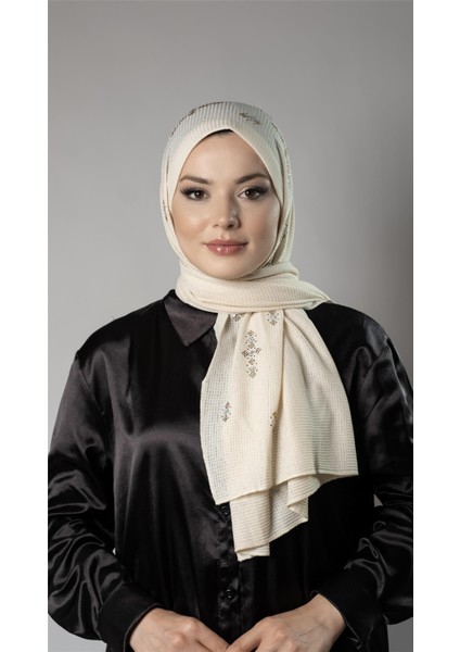 Krem Pratik Hazır Geçmeli Tesettür Şal Örme Kumaş Taşlı Çiçek Desenli 2118C_40