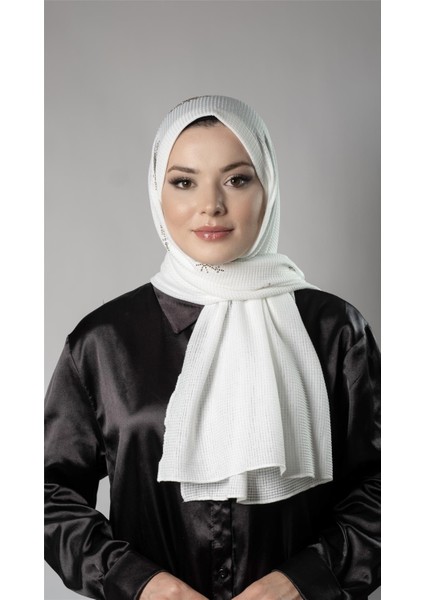 Beyaz Pratik Hazır Geçmeli Tesettür Şal Örme Kumaş Taşlı Yıldız Desenli 2118Y_42