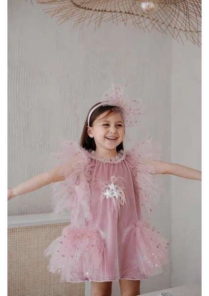 Laura Kadife ve Tüllü Pembe Parti Elbisesi