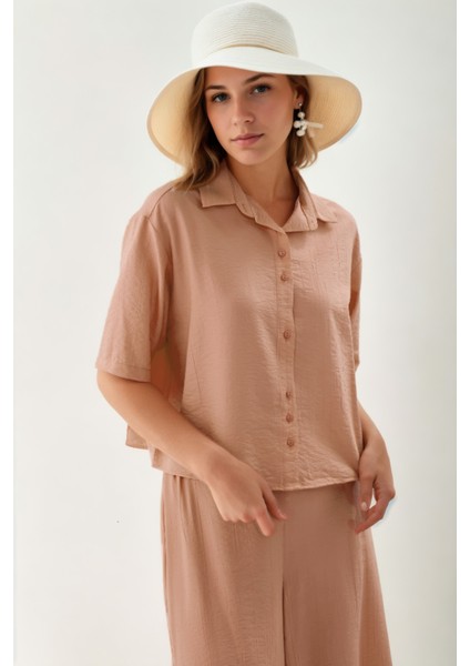 Önden Düğmeli Kısa Kol Gömlek fırsatları