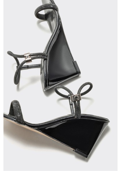 Siyah Kadın Topuklu Sandalet fırsatları