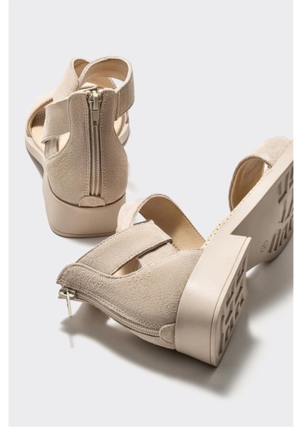 Bej Deri Kadın Düz Sandalet fırsatları